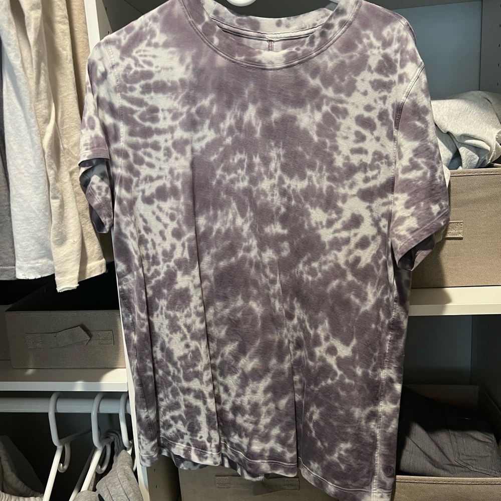 Lulu lemon t shirt